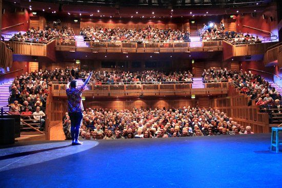 Teatro y Centro de Conferencias Millenium Forum